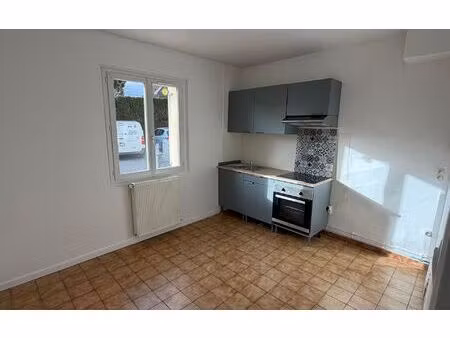 location appartement  m² t-2 à ussy-sur-marne  695 €