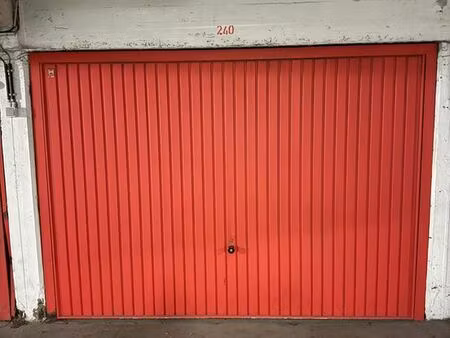 12 garage fermés - en lot ou à l'unité – 45 000 €/unité