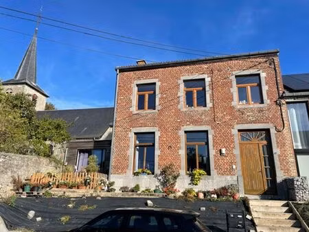 bel immeuble de rapport ou pour un regroupement familial