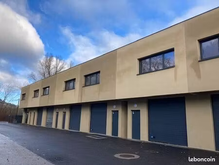 local n dans centre artisanal