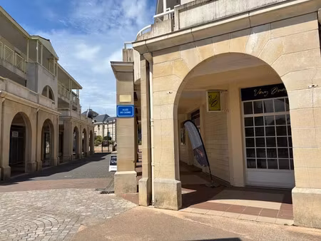 location locaux professionnels à chatelaillon-plage (17340)  1 950 €