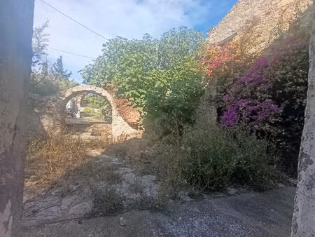 maison à rénover entièrement avec local commercial