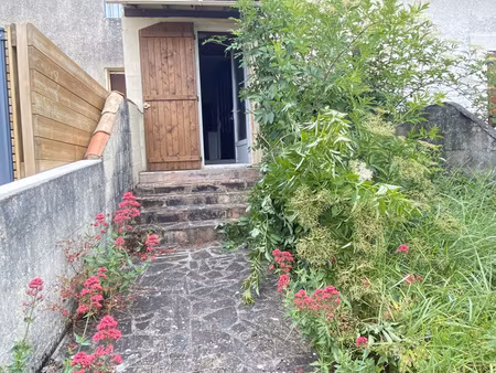 maison de bourg avec petit jardin et grange non attenante