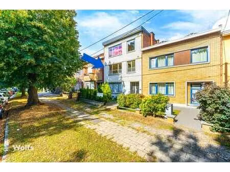 appartement situé au 1er étage d'une petite résidence