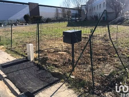 location surface diverse 705 m²