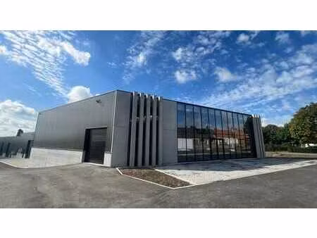 showroom avec espace de stockage à vendre à tielt