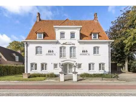 propriété unique et de caractère sur la westlaan à roeselare