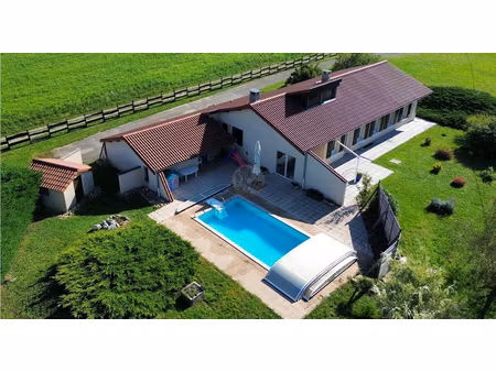 sur les contreforts du pilat maison d'architecte de 222 m2 a