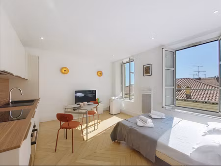port de nice - studio de 26 m2 meublé - à louer