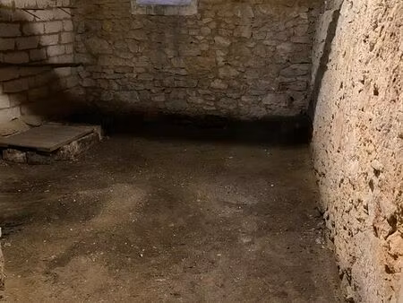 cave spacieuse  rénovée et saine – 18 4 m² – coeur de ville / gare saint-roch / place carn