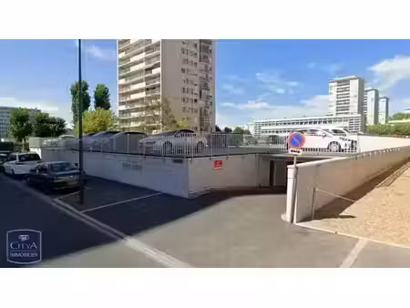 parking à louer - orléans (45) - 73€