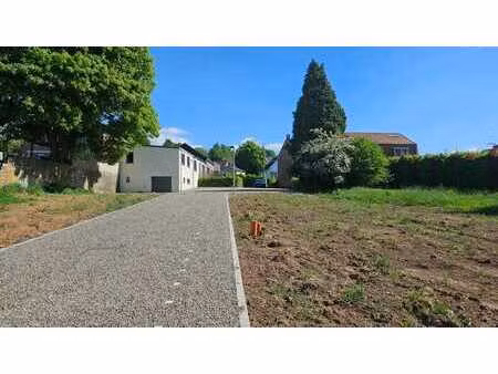 terrains à bâtir pour 1 à 4 maisons avec infrastructure