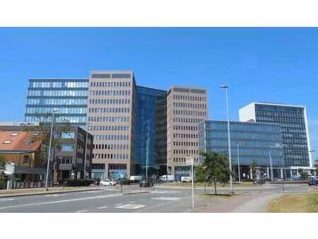 bureaux à louer dans le parc de bureaux zuiderpoort à gand.
