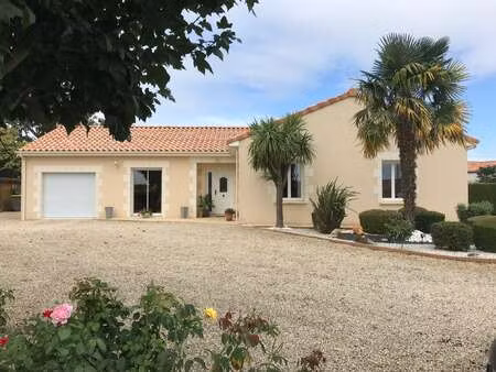 vente maison à louzy (79100) : à vendre / 130m² louzy
