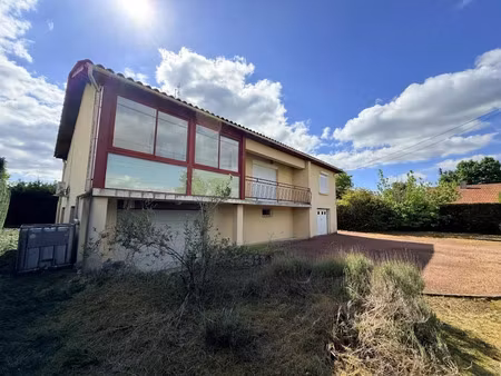 vente maison 5 pièces 130 m² à saint-yzan-de-soudiac (33920)  147 660 €