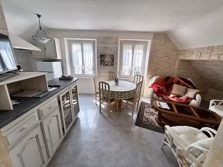 3 pièces meublé à l'année 2 chambres