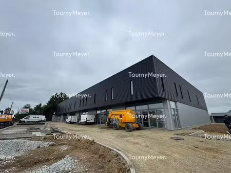 local d'activites a louer