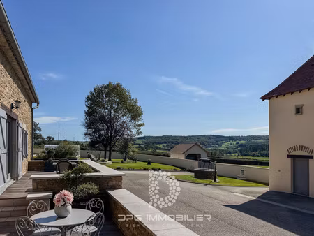 maison familiale rénovée avec dépendances et terrain de plus d’1 ha