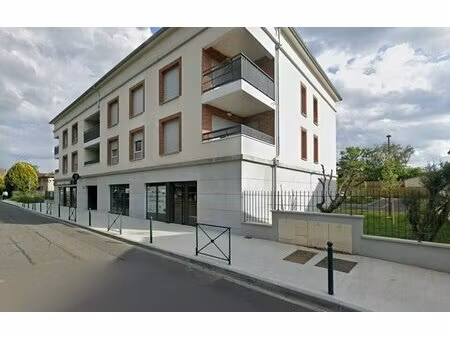 local commercial à louer