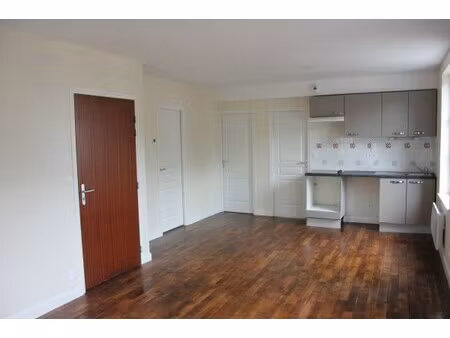 location appartement 3 pièces 57m² egletons 19300