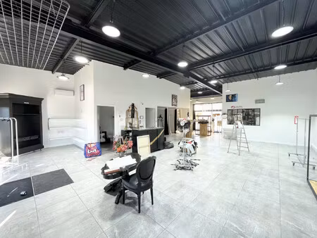 location local professionnel 160m² st jean d illac 33127