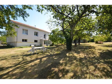 vente maison 3 pièces 92m2 beaussac 24340 - 160000 € - surface privée