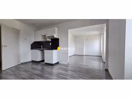 location appartement rignac 12390 - - surface privée