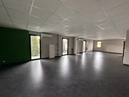 location commerce 93 m² à libourne (33500)