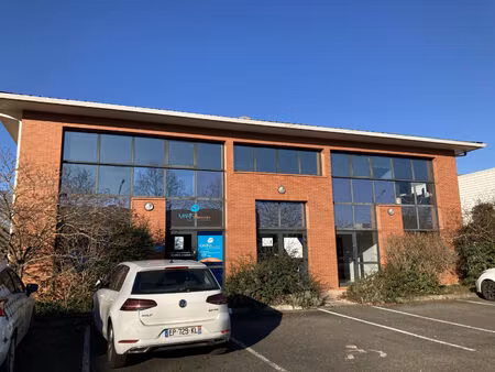 local d'activité - bureaux et parking - gramont gabardie