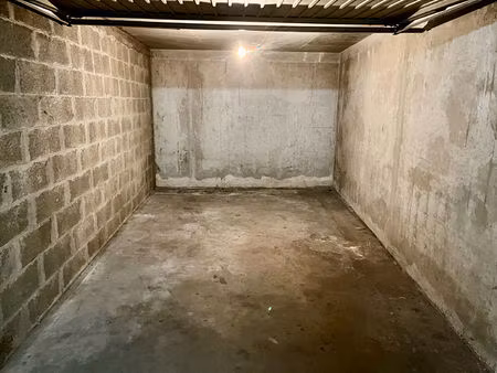 garage fermé sécurisé de 13 26m2 - lyon 7