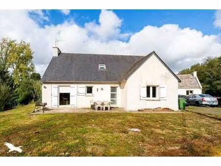 vente maison à lampaul-guimiliau (29400) : à vendre / 120m² lampaul-guimiliau