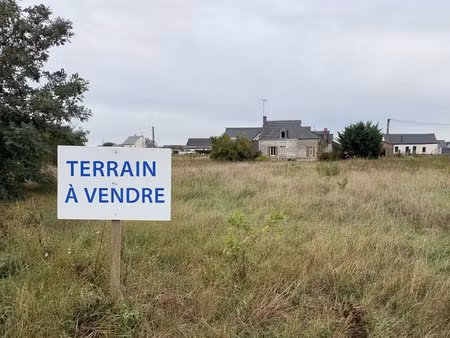 vente terrain à beaufort-en-vallee (49250) : à vendre / 750m² beaufort-en-vallee