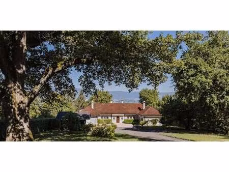 villa avec piscine et jardin messery (74)