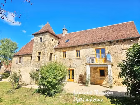 vente maison 6 pièces 222 m² à hautefort (24390)  474 750 €