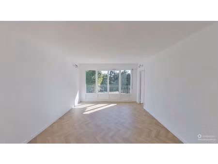 location appartement 5 pièces 97 m² à chatillon (92320)  2 225 €