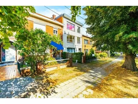 appartement situé au rez-de-chaussée d'une petite résidence