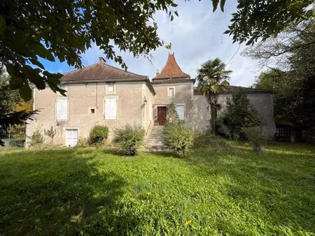 vente maison 22 pièces 600 m² à luzech (46140)  450 000 €