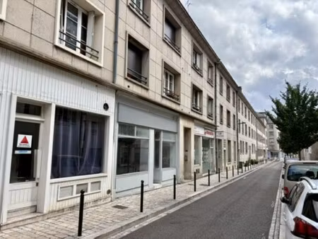 location local commercial 131m² orleans 45000
