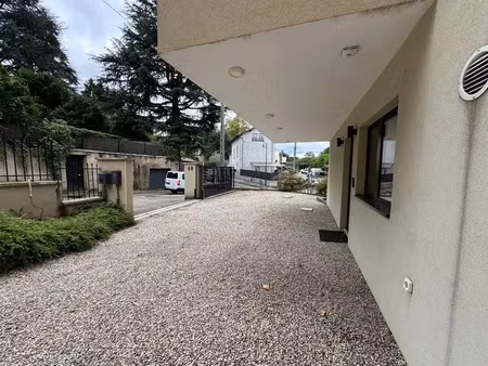 bureaux à vendre tassin la demi lune (69) magnifique petit bâtiment contemporain sur de 2 