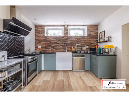 maison familiale 8 pièces sur 759 m2 de terrain clos