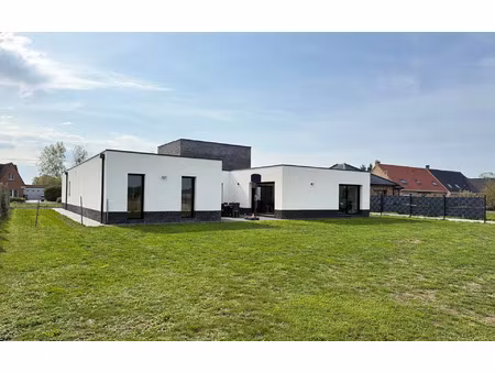 maison hinges 237 m² t-8 à vendre  558 900 €