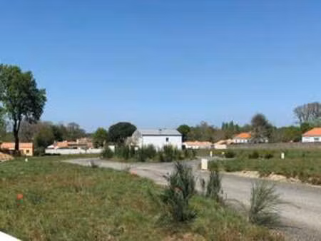 vente terrain à challans (85300) : à vendre / 1490m² challans