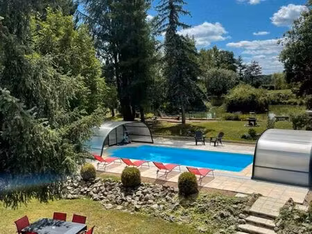 maison et ses deux dépendances