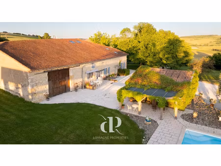 charmante maison avec vue panoramique et granges