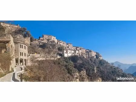 vends maison de village à bairols
