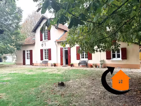 saint eliph - a 5 km de la loupe - commerces et gare
