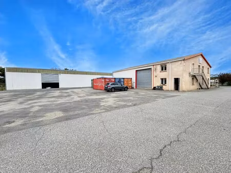 vente local commercial  1085.00m²  merville