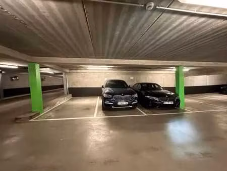 2 places de parking  à vendre ensemble ou séparément