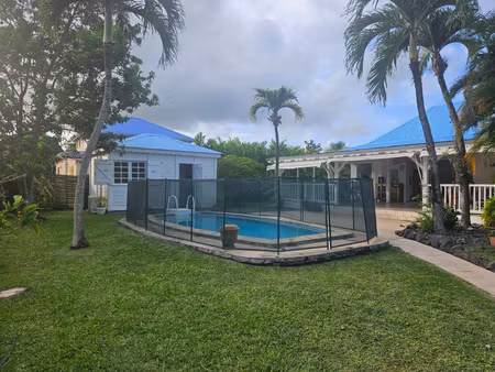 villaf4 avec piscine et bungalow indépendant à vendre peti