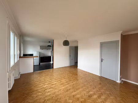 appartement 4 pieces de 84 m2 residence le bearn avec garage